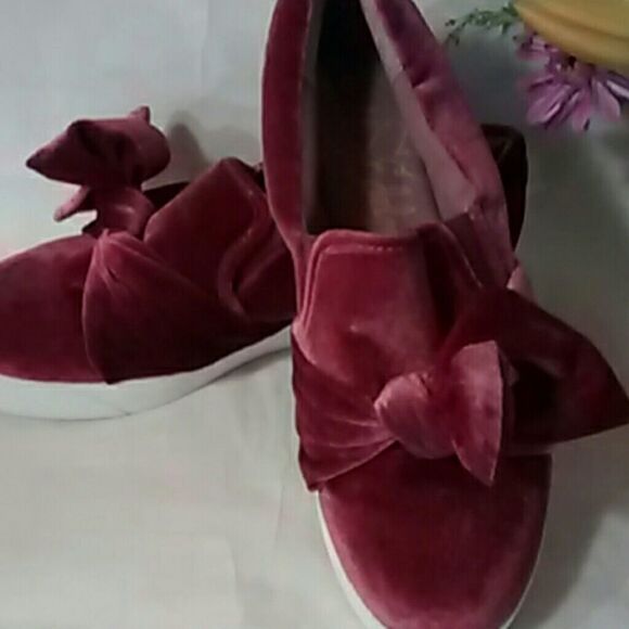 Libby Edelman Velvet Slip-ons - Picture 7 of 7